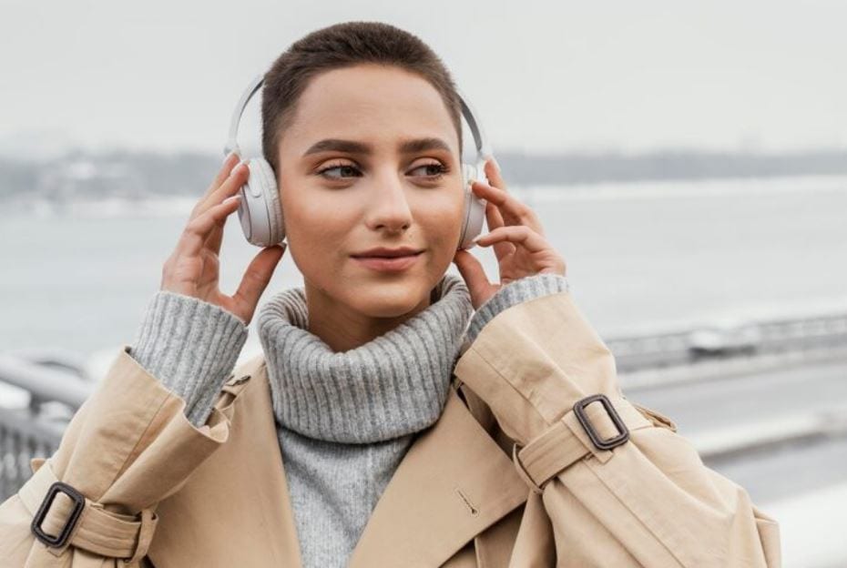 I Tested 12 Noise-Cancelling Headphones — Only One Truly Silenced Everything