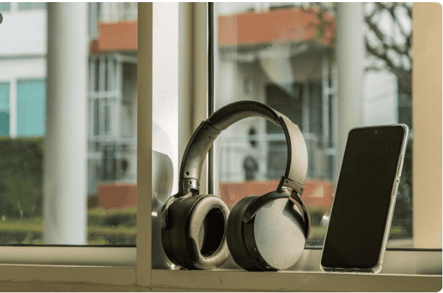 The Headphones That Turned My Apartment Into a Concert Hall